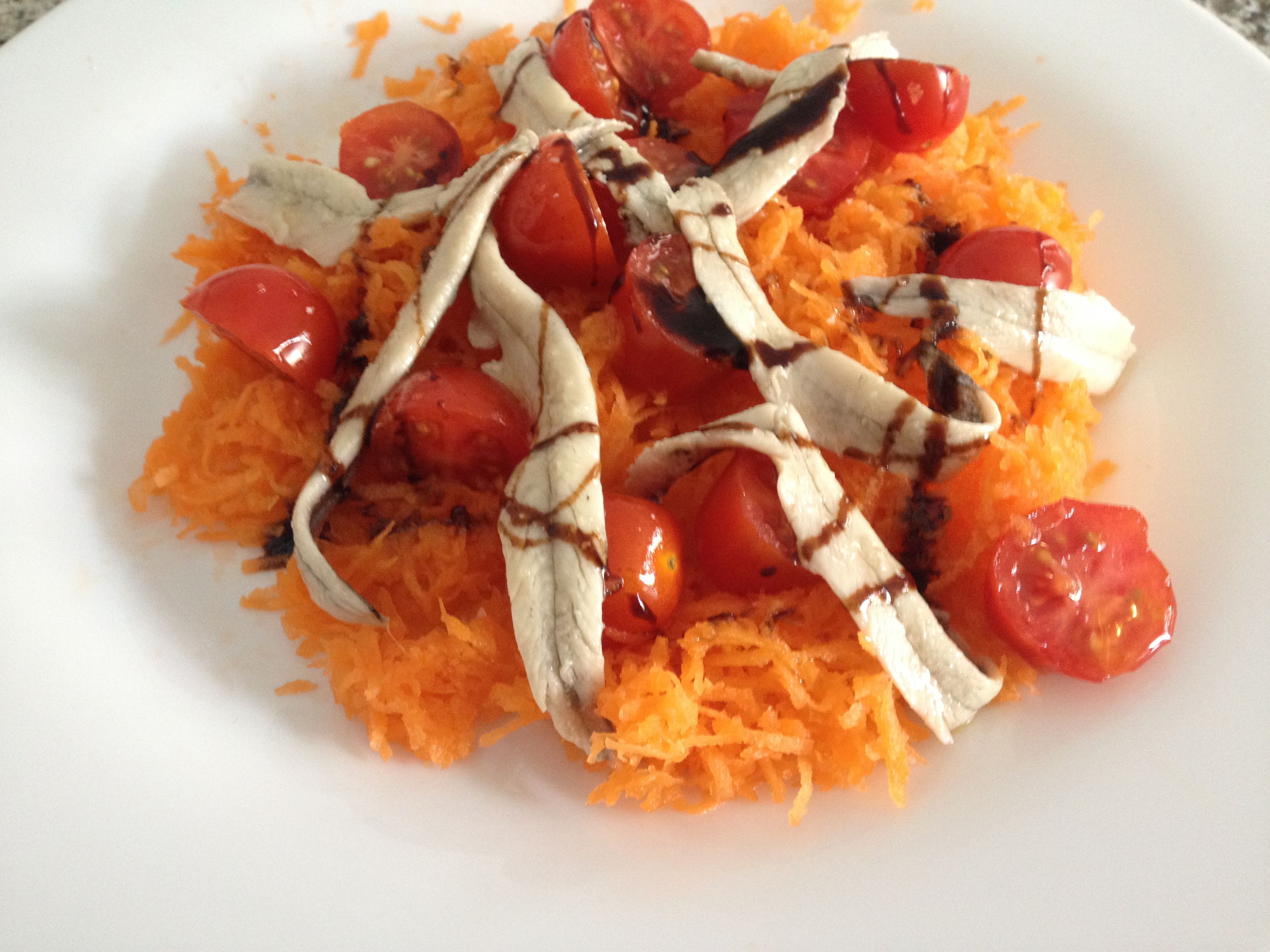Ensalada de zanahoria y boquerones