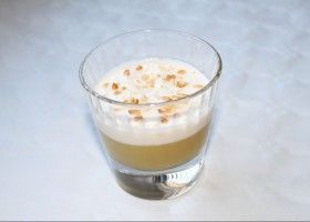 Compota de manzana con yogur de melocotón