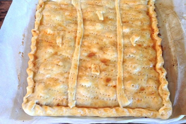 Empanada de cecina y queso de cabra