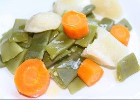 Judías verdes con patatas y aceite de oliva arbequina