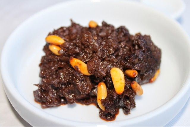 Morcilla con piñones