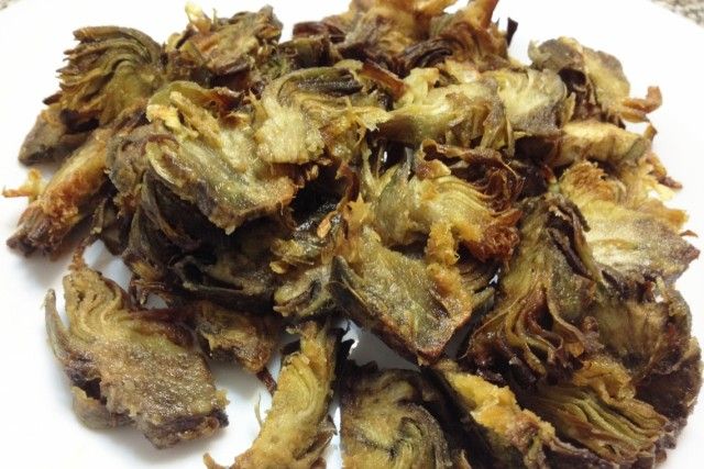 Láminas de alcachofas fritas
