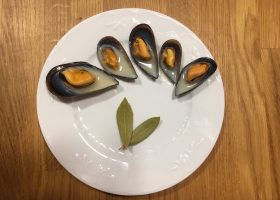 Mejillones con Vino Blanco y Mostaza